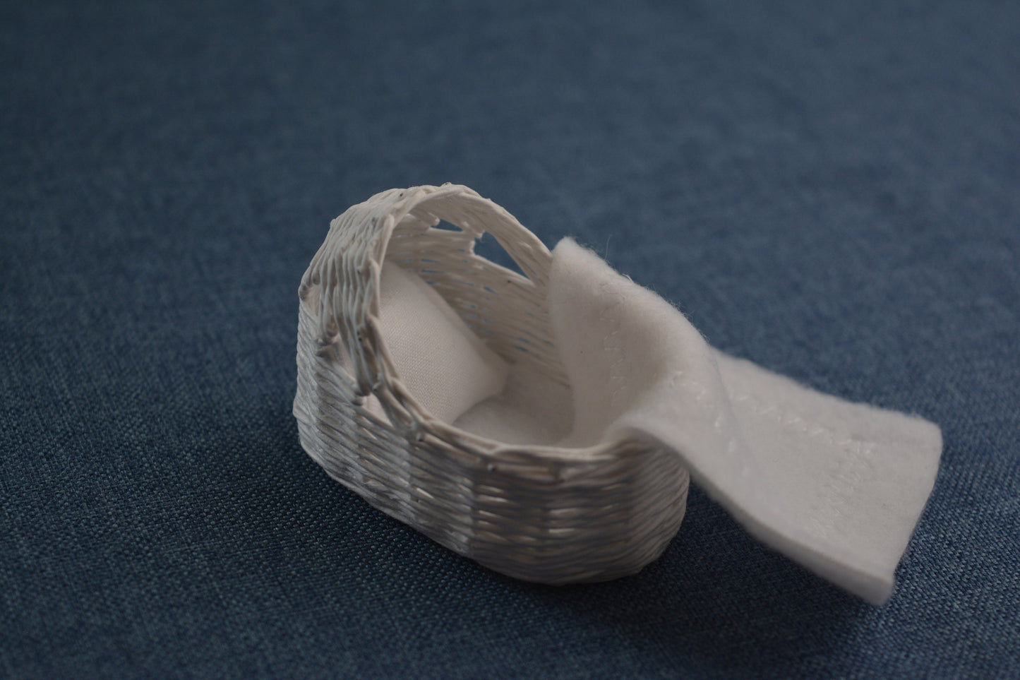 Cradle  "Mini Reborn Baby" 1:12