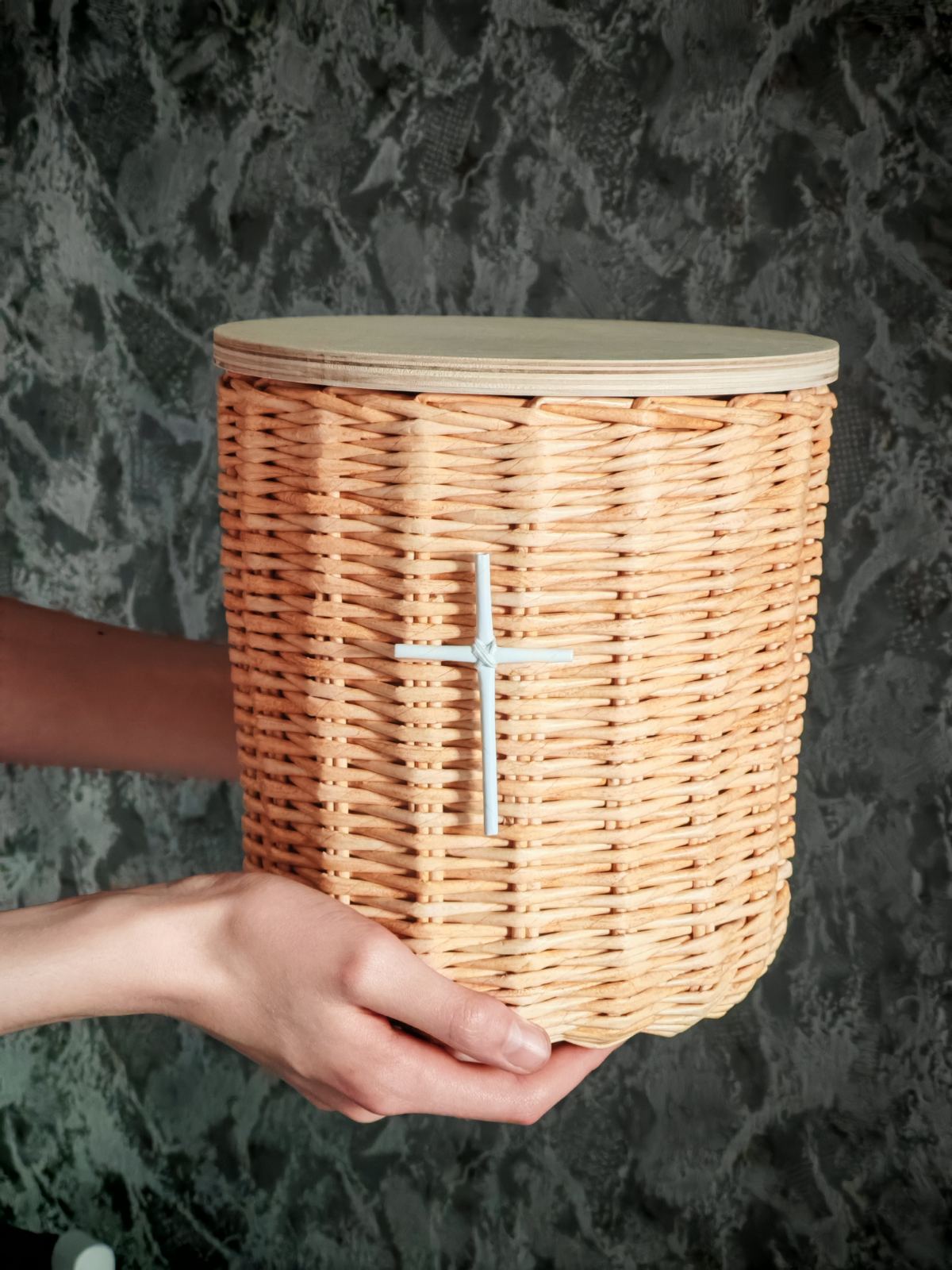 Woven Eco-Urn for Ashes "Cylinder"